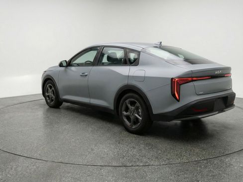 Used 2025 Kia K4 FWD image 6