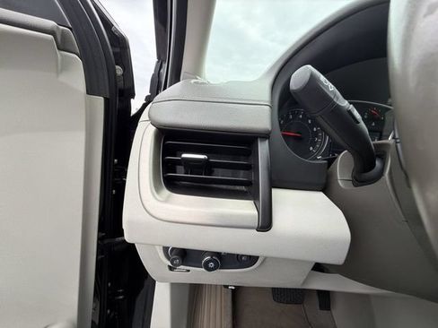 Used 2018 GMC Terrain Denali w/ Advanced Safety Package AWD/4WD image 17