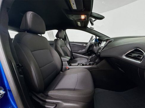 Used 2018 Chevrolet Cruze LT w/ Convenience Package FWD image 27