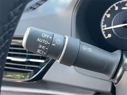 Used 2025 Acura RDX SH-AWD image 24