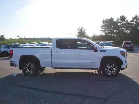 Used 2022 GMC Sierra 1500 AT4 w/ AT4 Premium Package AWD/4WD image 5