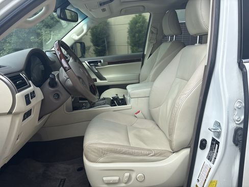 Used 2015 Lexus GX 460 w/ Premium Package AWD/4WD image 16