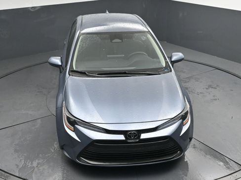Used 2025 Toyota Corolla LE image 32