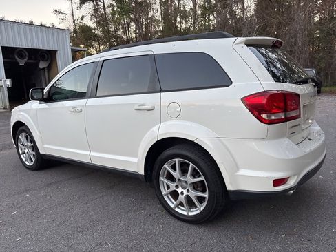 Used 2012 Dodge Journey SXT w/ Flexible Seating Group image 21
