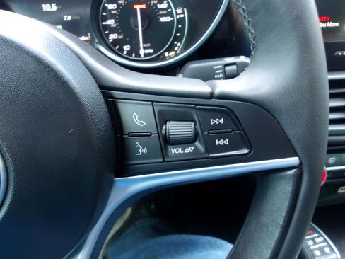 Used 2017 Alfa Romeo Giulia AWD w/ Cold Weather Package image 15