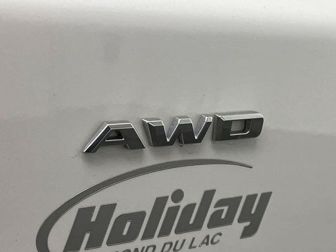 Used 2024 Cadillac XT5 Sportv w/ LPO, Floor Liner Package AWD/4WD image 35
