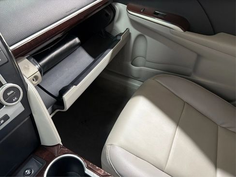 Used 2013 Toyota Camry XLE FWD image 23