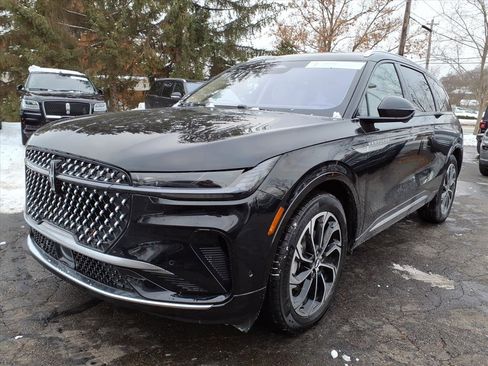 Certified 2024 Lincoln Nautilus Reserve w/ Equipment Group 202A image 3