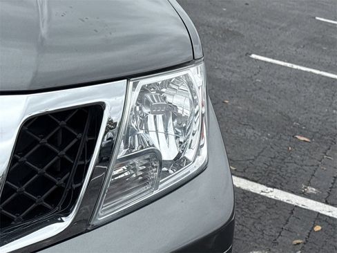 Certified 2019 Nissan Frontier SV image 17