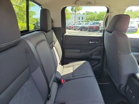 Used 2025 Nissan Frontier SV w/ SV Convenience Package RWD image 25