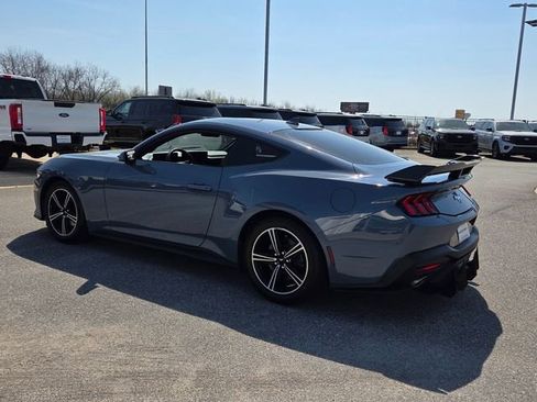 Used 2024 Ford Mustang Coupe image 6