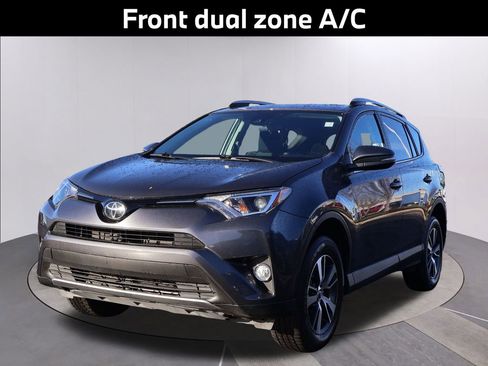 Used 2018 Toyota RAV4 XLE image 4