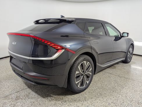 Used 2024 Kia EV6 Light RWD image 7