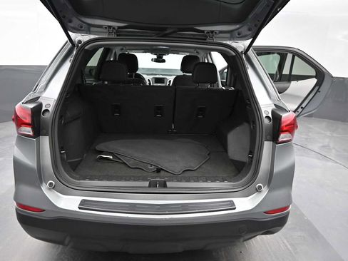 Used 2023 Chevrolet Equinox LS w/ LS Convenience Package FWD image 13