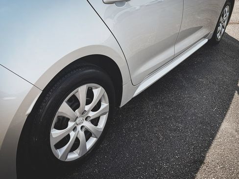 Used 2020 Toyota Corolla LE FWD image 27