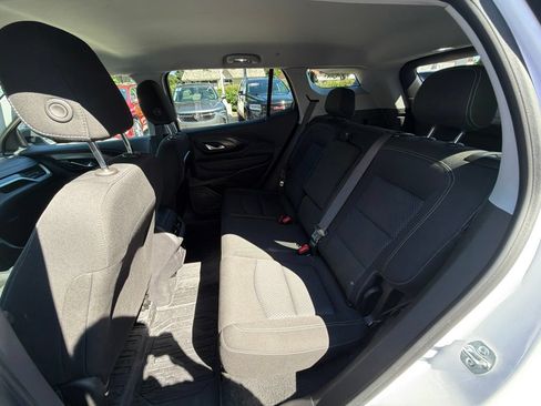 Used 2024 GMC Terrain SLE w/ Driver Convenience Package FWD image 24