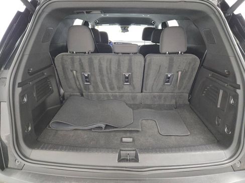 Used 2024 Chevrolet Traverse LT image 18