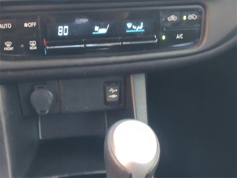 Used 2019 Toyota Corolla LE image 19