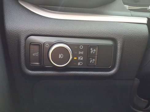 Used 2023 Ford Explorer XLT w/ Equipment Group 202A image 9