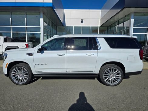 New 2026 GMC Yukon XL Denali w/ Denali Reserve Package image 36