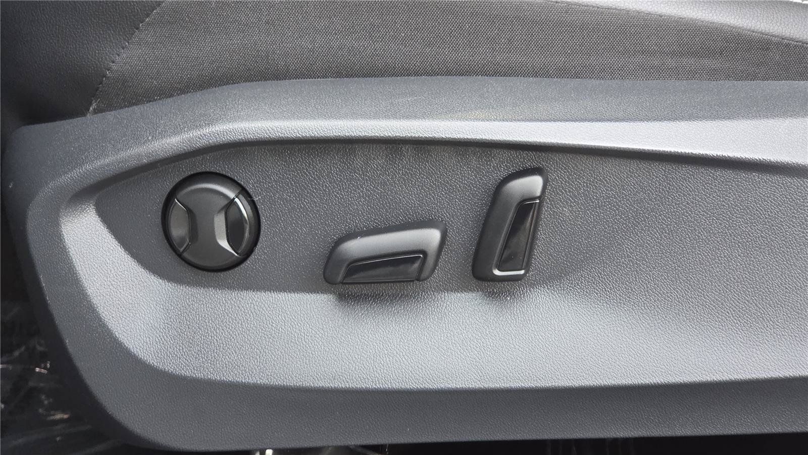 Certified 2022 Volkswagen Tiguan SE AWD/4WD image 16