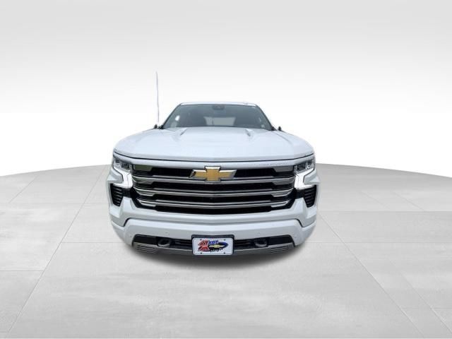 Used 2024 Chevrolet Silverado 1500 High Country w/ Technology Package AWD/4WD image 3