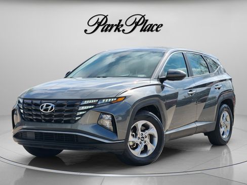 Used 2022 Hyundai Tucson SE image 1