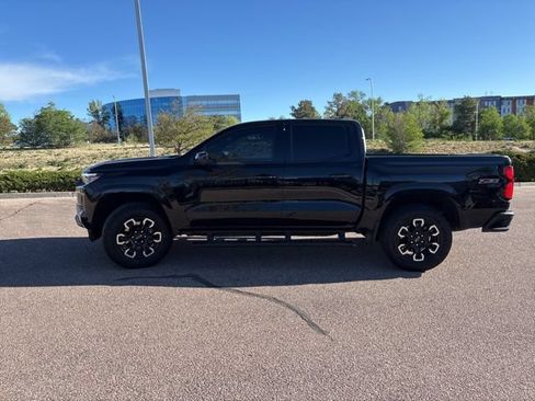 Used 2024 Chevrolet Colorado Z71 w/ Z71 Convenience Package 2 AWD/4WD image 9