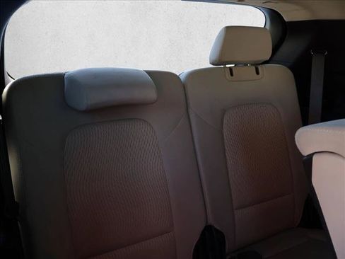 Used 2018 Hyundai Santa Fe SE FWD image 22
