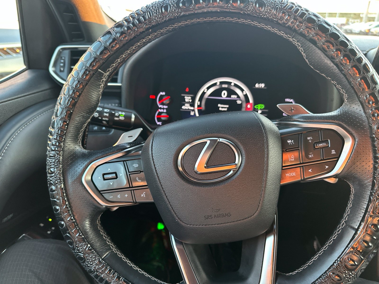 Used 2024 Lexus LX 600 F Sport AWD/4WD image 15