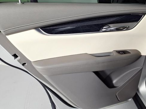 Used 2020 Cadillac XT6 Premium Luxury image 13