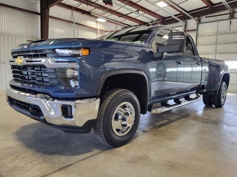 Used 2026 Chevrolet Silverado 3500 LT w/ All Star Edition AWD/4WD image 2
