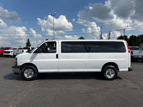 Certified 2024 Chevrolet Express 3500 LT w/ LT Preferred Equipment Group RWD image 2