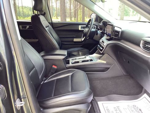 Used 2023 Ford Explorer XLT w/ Equipment Group 202A RWD image 24