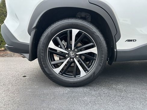 Certified 2024 Toyota Corolla Cross XSE image 39