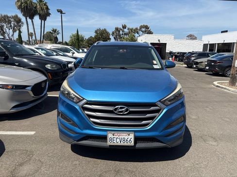 Used 2017 Hyundai Tucson SE w/ SE Popular Package 02 FWD image 3