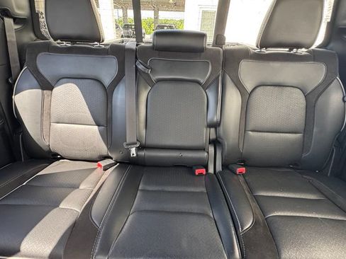 Used 2022 RAM 1500 Laramie AWD/4WD image 25