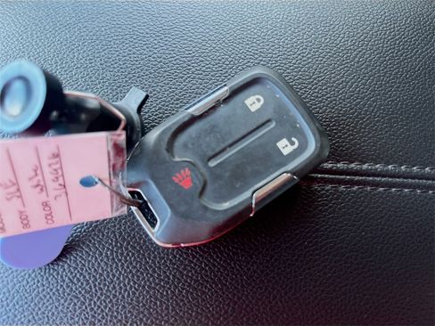 Used 2024 GMC Terrain SLE w/ LPO, Floor Liner Package image 32