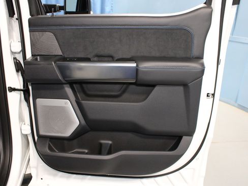 New 2025 Ford F250 Platinum image 25