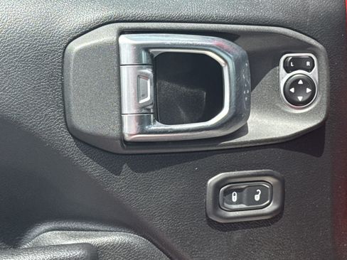 Used 2020 Jeep Wrangler Unlimited Rubicon AWD/4WD image 14