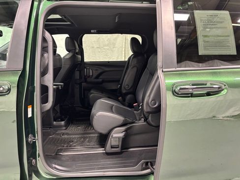 Used 2026 Toyota Sienna XLE Woodland Edition AWD/4WD image 45