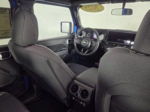 Used 2025 Jeep Gladiator Sport AWD/4WD image 30