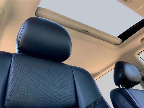 Used 2019 Nissan Pathfinder Platinum w/ Cargo Package FWD image 13