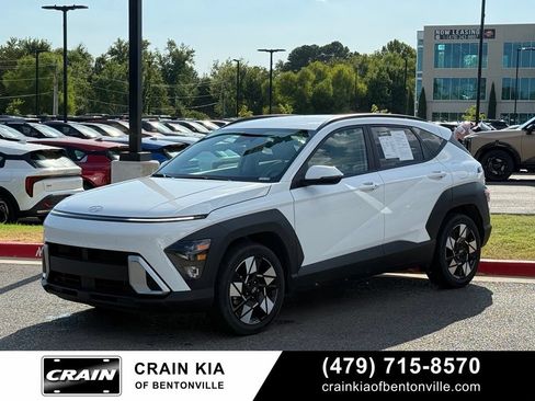 Used 2025 Hyundai Kona SEL FWD image 3