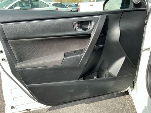 Used 2019 Toyota Corolla LE image 13