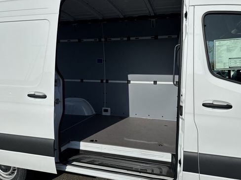 New 2026 Mercedes-Benz Sprinter 2500 image 18