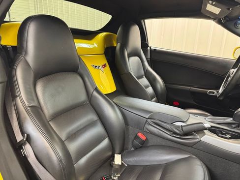 Used 2006 Chevrolet Corvette Convertible w/ Preferred Equipment Group RWD image 22