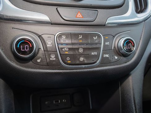 Used 2019 Chevrolet Equinox LT FWD image 19