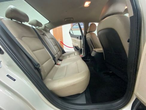Used 2018 Hyundai Elantra Limited FWD image 14