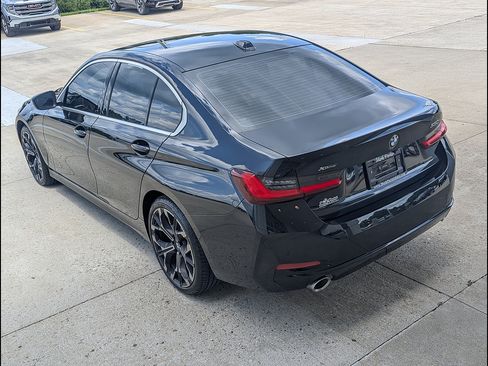 Used 2025 BMW 330i xDrive Sedan w/ Premium Package AWD/4WD image 9
